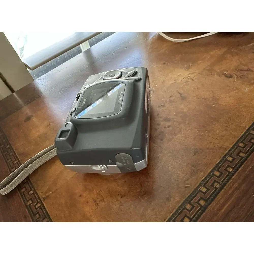Kodak EasyShare CX4200 2.0MP Digital Camera - Silver- Not Tested